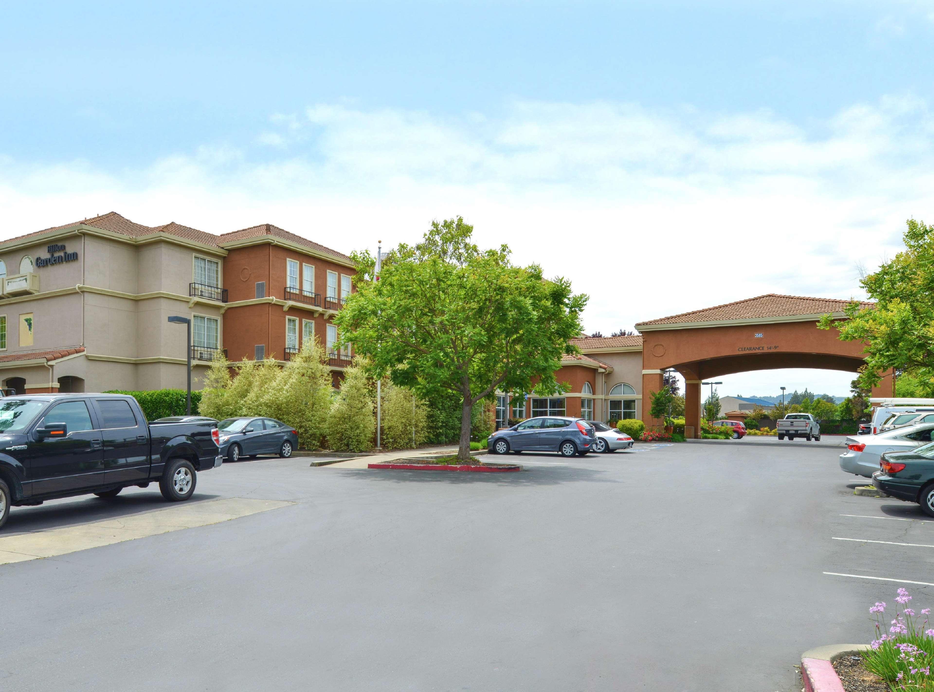 Hilton Garden Inn Napa Exterior photo