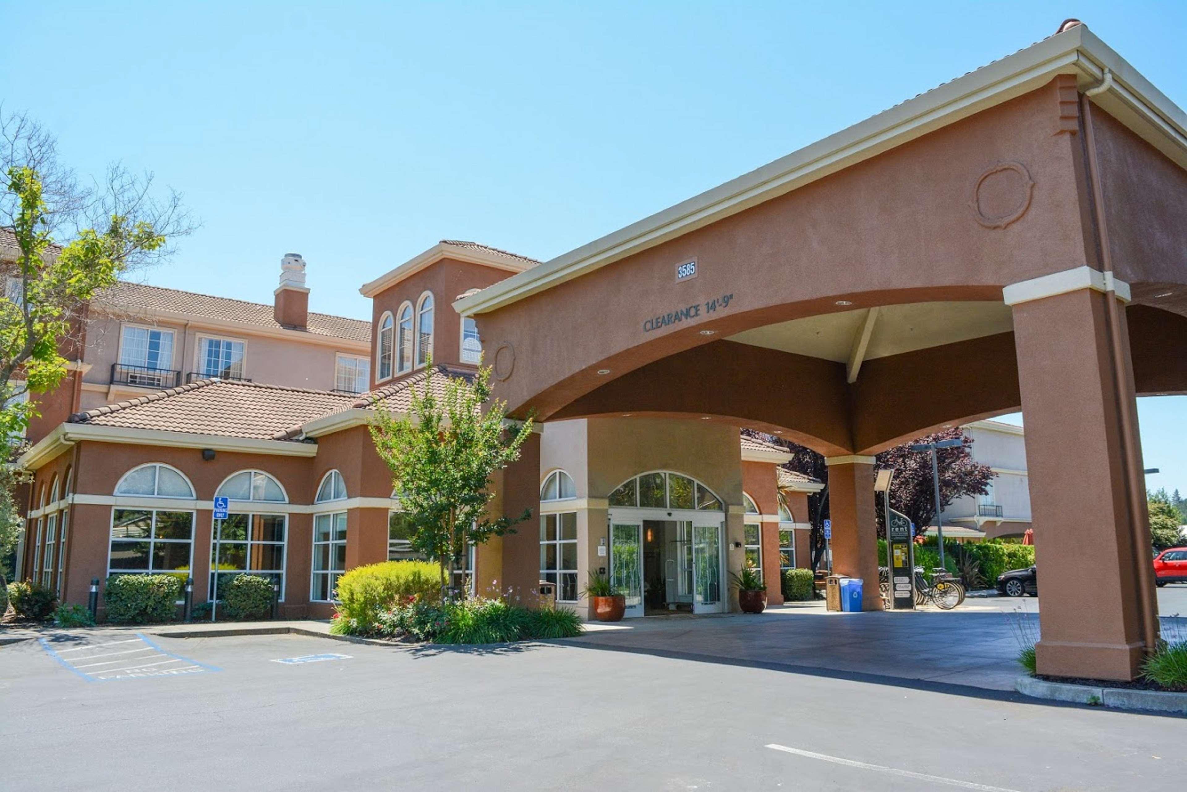 Hilton Garden Inn Napa Exterior photo